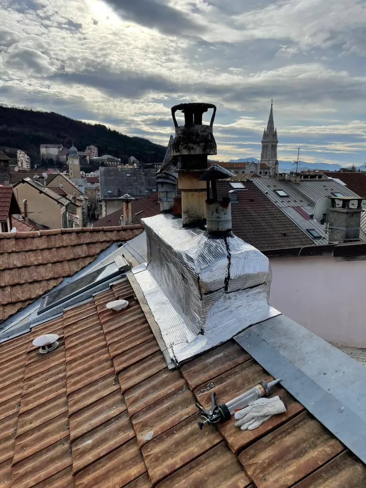 Travaux de couverture et sur accès difficiles dans les Hautes-Alpes avec Cordalpes