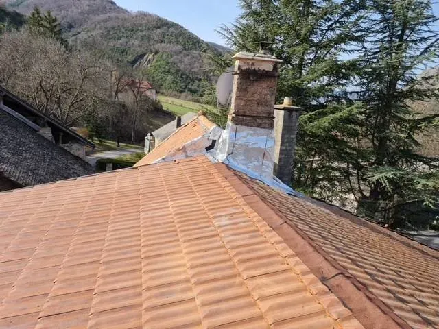 Travaux de couverture et sur accès difficiles dans les Hautes-Alpes avec Cordalpes