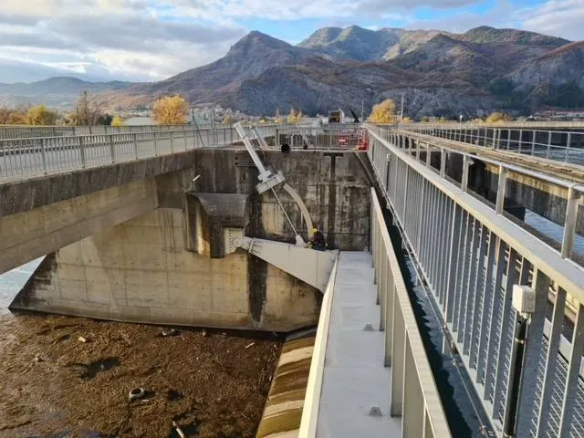 Travaux de couverture et sur accès difficiles dans les Hautes-Alpes avec Cordalpes